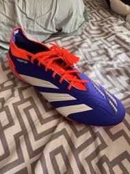 Adidas Predator 足球鞋