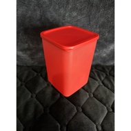 Red tall summer tupperware.2.2liter