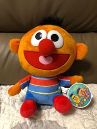 芝麻街Ernie 公仔