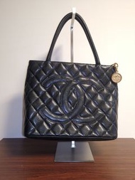 Chanel 魚子醬 12" Caviar Leather Medallion Tote Bag