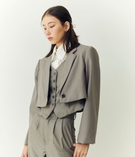 STUDIO UNKNOWN - Leah Crop Blazer เบลเซอร์ครอป