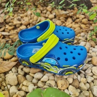 Crocs Fun Lap Kid (โปรโมชั่นใหม่สั่งซื้อรองเท้าเด็ก 1 คู่แถมตุ๊กตาติดรองเท้า 4 ชิ้นมูลค่า 100 บาท) ร