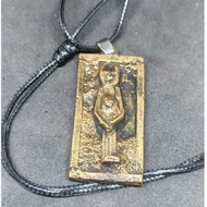 Yellow iron pendant necklace