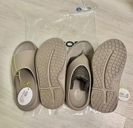 Oofos 42 $900/2