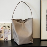 Authentic NEW The Row The Classic Solid Color Leisure Niche Counter High-end Bucket Row Three-dimens