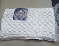 Conrad Hilton 五星級酒店枕頭全新5 star hotel pillow brand new