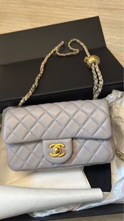 Chanel 菱格紋金球鏈條包