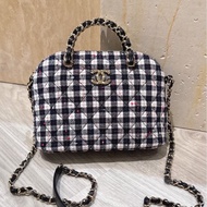 CHANEL 黑白格紋毛呢貝殼鏈條包 芯片款 全新品
