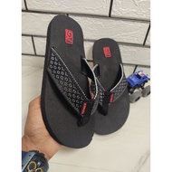 Teva Sandal Bergaya.