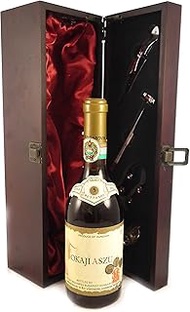 Tokaji Aszu 5 putts 1976 Monimpex (50cl) in a silk lined wooden box with four wine accessories, 1 x 