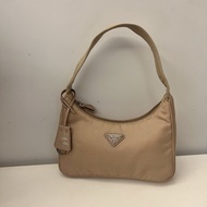 Prada Hobo 奶茶色