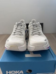 全新有盒 鞋頭有黃 介意勿買 Hoka 女裝 Women’s Bondi 9
