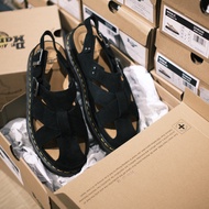 DR. MARTENS Dr. Sandals Martens Archive Fisherman - Black Suede