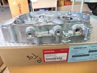 11100-K1M-T01 แคร้งเครื่องข้างขวา W110iใหม่ (21-22)