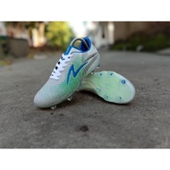 Sepatu Sepak Bola Specs Lightspeed Putih Hitam