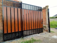 pintu pagar minimalis wood plank grc