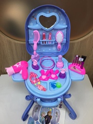 ELSA 公主 行李化妝箱 行李喼 化妝品 少女用品 唇膏 梳 風筒 夾仔 冰雪奇緣 髮夾 anna 流動化妝箱 鏡 珍珠頸鏈 少女用品 聖誕禮物 兒童節禮物 交換禮物 生日會
