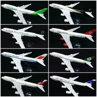 Airplane Model - Model Kapal Terbang Boeing B747