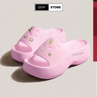 Dép bánh mì cross nữ quai ngang đế độn gợn sóng cao 5cm đính stickers charm Gấu sang chảnh DL249