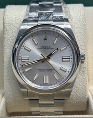 Rolex 124300 銀面金條字