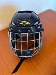 EASTON ice-hockey helmet 冰球頭盔 及 BAUER 手套