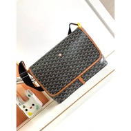 Goyard CAPETIEN Messenger Bag Can Hold A4 Size Files Tablets Laptops.It Equipped with A A Adjustable