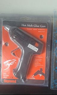 Hot melt glue gun 熱溶膠槍 (內有二條熱溶膠)