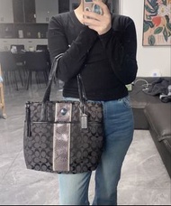vintage coach black  handbag/shoulder bag / tote bag