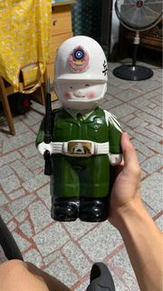 憲兵陶瓷存錢筒（音樂盒）
