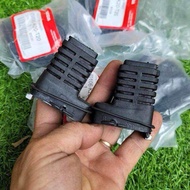 Chân cao su đèn xi nhan sau xe cub 82 84 DD70 [ Hàng Zin New ]