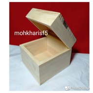 Wooden box 8 x 8 x 7 cm box