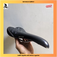 Used mtb bicycle saddle removed