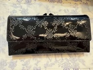 Anna Sui 黑色漆皮玫瑰花紋長銀包