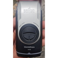 Braun Mobile Shave M-90 travel shaver runs 2v AA battery