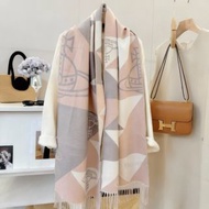Vivienne Westwood 圍巾