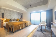 FFFFFF Hotel