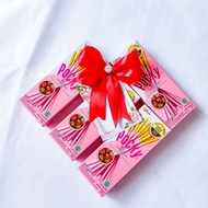 Pocky bentuk Love