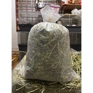 timothy hay mix second cut 1kg 比较多枯叶 比较粉比较黄 first cut 不介意可以拿