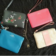 Wristlet coach small nwt