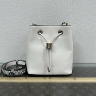 BVLGARI 黑白蛇皮雙面抽繩水桶肩背包 19*13*17.5 98新配件塵袋