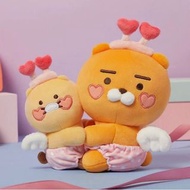 韓國正版預訂🌟睇圖2訂購 kakao friends ryan 春植攬攬公仔 $238，另外可以加錢訂做 kakao friends 花束 💐香草花&仿真花，訂造需時，請及早下單