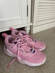 Adidas D.O.N Issue 3 light pink