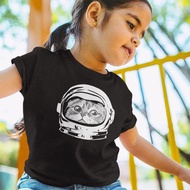 與眾不童 兒童圓領排汗T 抗UV機能T 童衣 | 太空貓(頭盔反光印花)