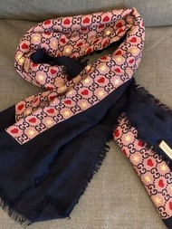 Gucci 情人節特別版披肩圍巾