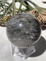 黑白灰千層幽靈球（Black and White and Grey Multi-layers Phantom Quartz Sphere)