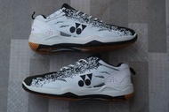 sepatu badminton yonex power chusion hitam putih premium