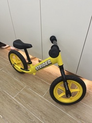黃色 Strider 平衡車