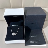 Chanel香奈兒 CAMÉLIA PRÉCIEUX系列 白金滿鑽山茶花水滴項鍊