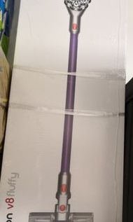 Dyson v8 fluffy (全新未開封，行貨)