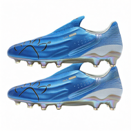 Kelme | รองเท้าฟุตบอลที่มีสตั๊ด